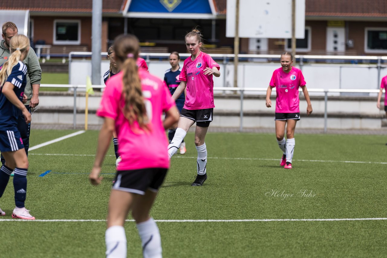 Bild 207 - wCJ Osterroenfelder TSV - VfL Pinneberg : Ergebnis: 0:15